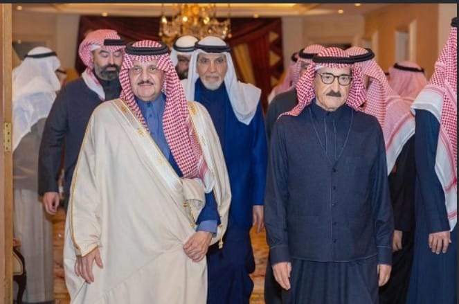 أمير المنطقة الشرقية يعزي أسرة التركي