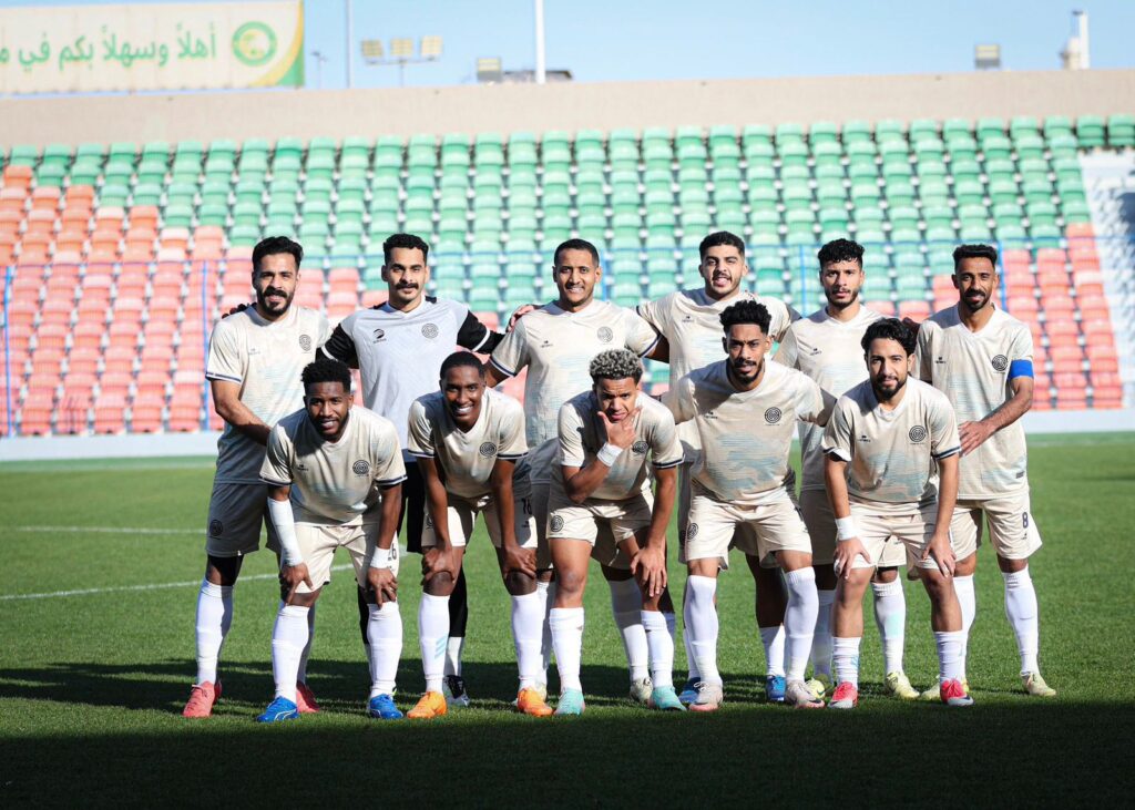 «بحيرة الأصفر».. نادي العمران يكشف عن “طقمه الثاني” المستوحى من طبيعة الأحساء