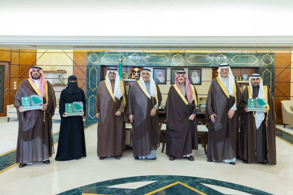 أمير الشرقية يستقبل أمين المنطقة بمناسبة تحقيق الأمانة جائزة تميز الأداء البلدي 2025