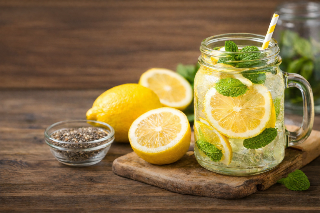 ماء الليمون: مشروب يومي قد يدعم صحة القلب ويخفض ضغط الدم