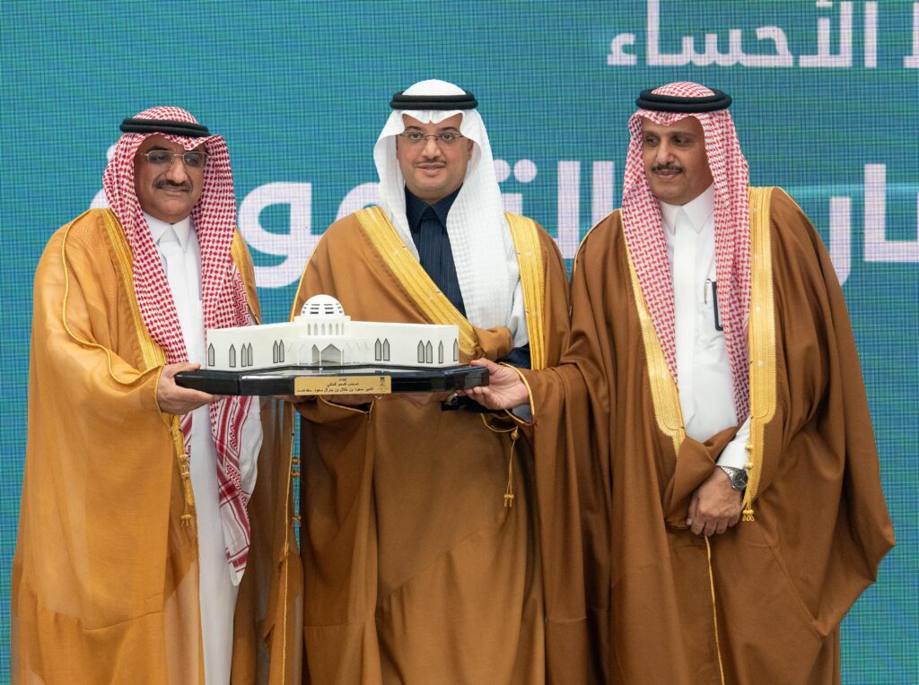 سمو محافظ الأحساء يدشّن المركز الحضاري ومشاريع تنموية بعريعرة بأكثر من 40 مليون ريال