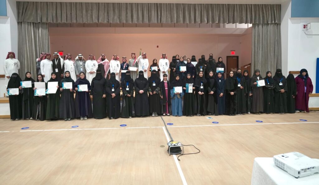 خلال لقاء مباشر مع مدير التعليم.. 200 طالب وطالبة من تعليم الأحساء يستعرضون تجاربهم في جوائز دولية