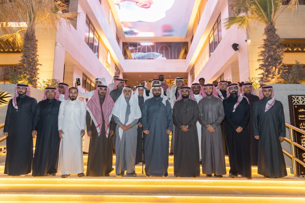 وكيل محافظة الأحساء يفتتح مجمع “سعف ووك”