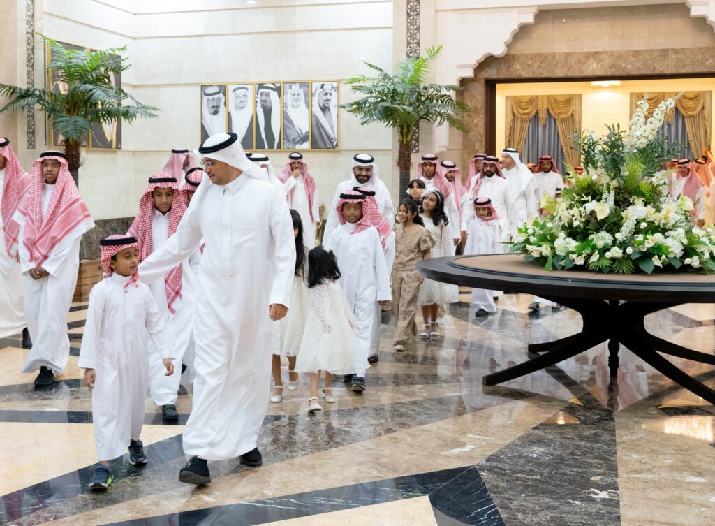 سمو محافظ الأحساء يشارك أبناءه الأيتام مأدبة الإفطار