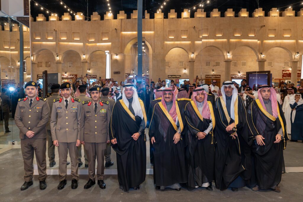 بالصور.. سمو محافظ الأحساء يفتتح مهرجان “ليالي القيصرية 2026”