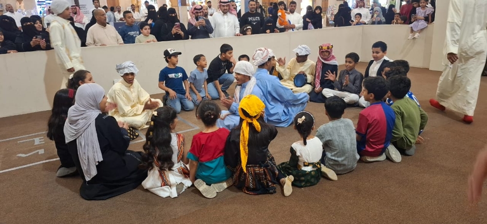 ليالي القيصرية بالأحساء تستحضر الألعاب الشعبية في أجواء احتفالية بيوم التأسيس