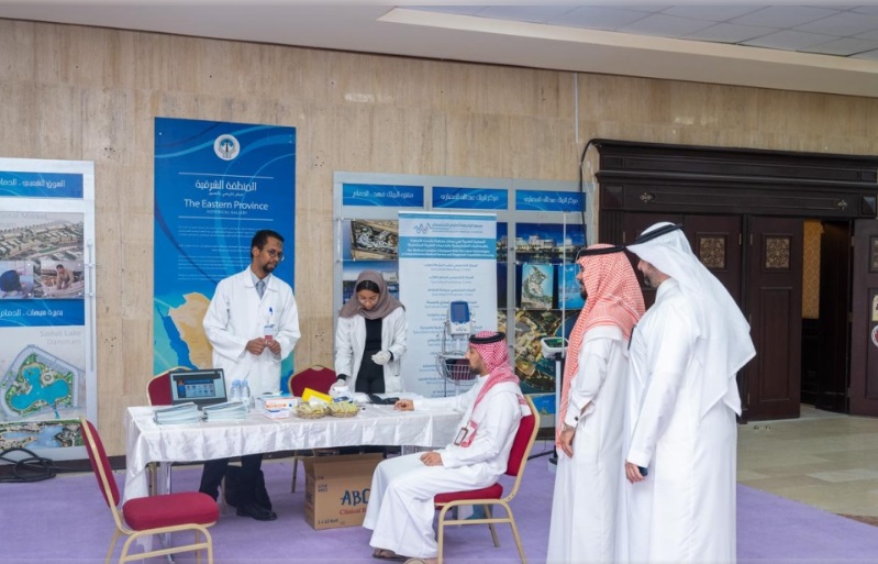 تحذير طبي: الكافيين يرهق الصائمين ويضاعف الشعور بالعطش خلال ساعات العمل