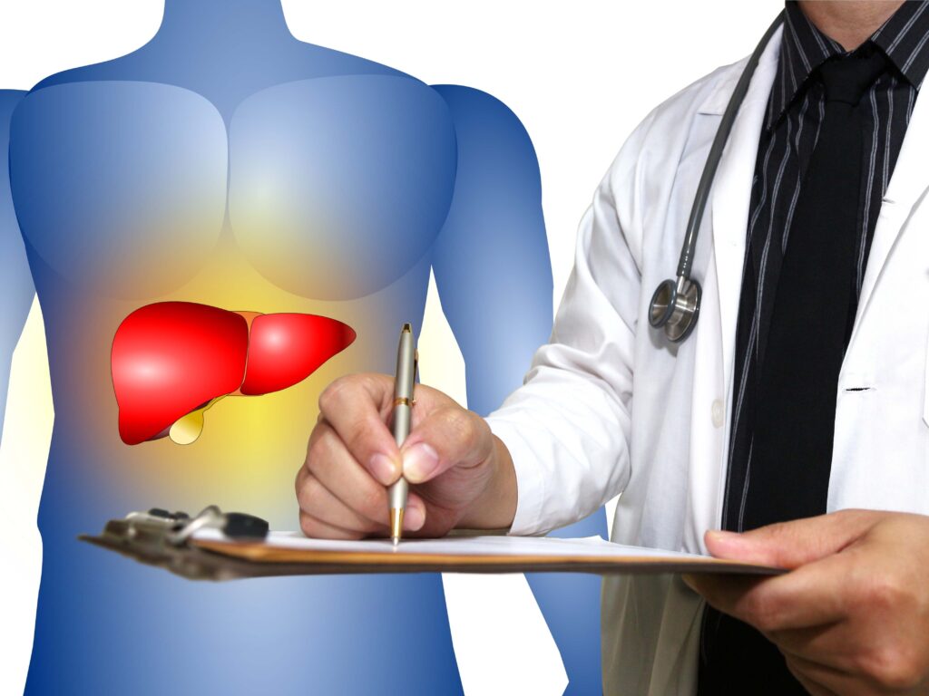 المسموح والممنوع.. استشاري كبد يحدد شروط صيام مرضى تليّف وزراعة الكبد خلال رمضان