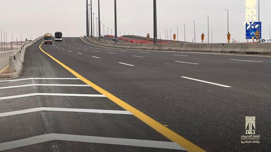 أمانة الأحساء تنجز المرحلة الأولى لرفع مستوى السلامة بطريق الظهران