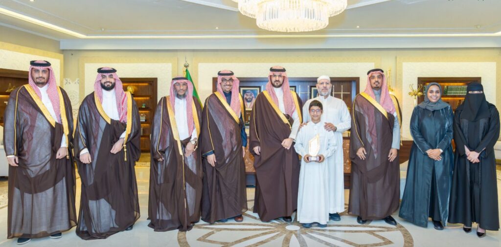 نائب أمير الشرقية يتسلّم التقرير الختامي لموسم القادسية الرمضاني