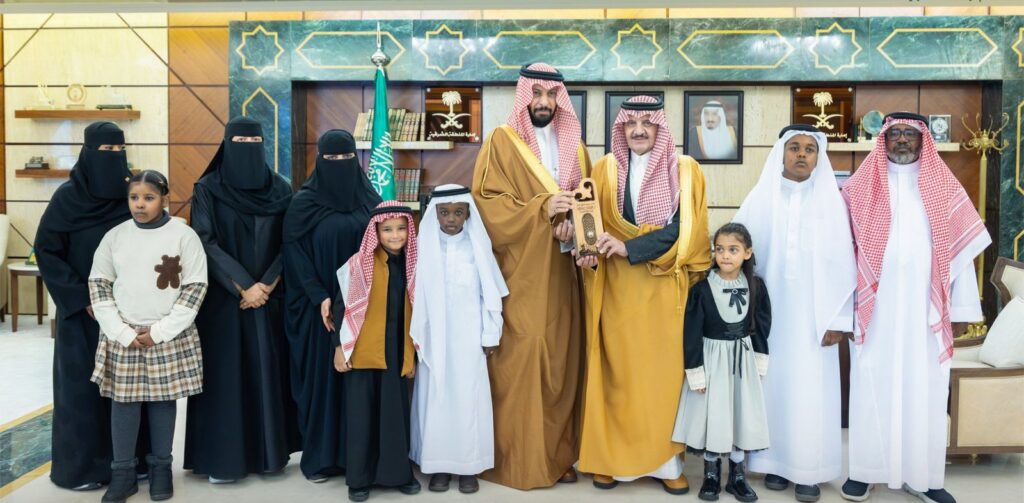 أمير الشرقية يستقبل عددًا من الأيتام ويؤكد اهتمام القيادة برعايتهم وتمكينهم