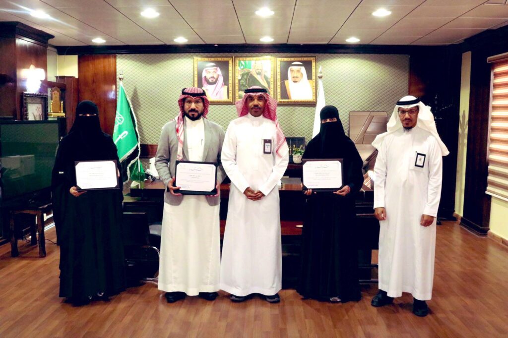 مدير تعليم الأحساء يلتقي المعلمين المرشحين لمعرض جنيف الدولي للابتكارات 2026