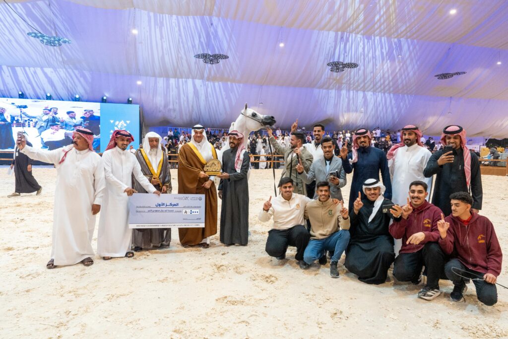 محافظ الأحساء يتوّج الفائزين بمهرجان الشرقية الدولي لجمال الخيل العربية الأصيلة
