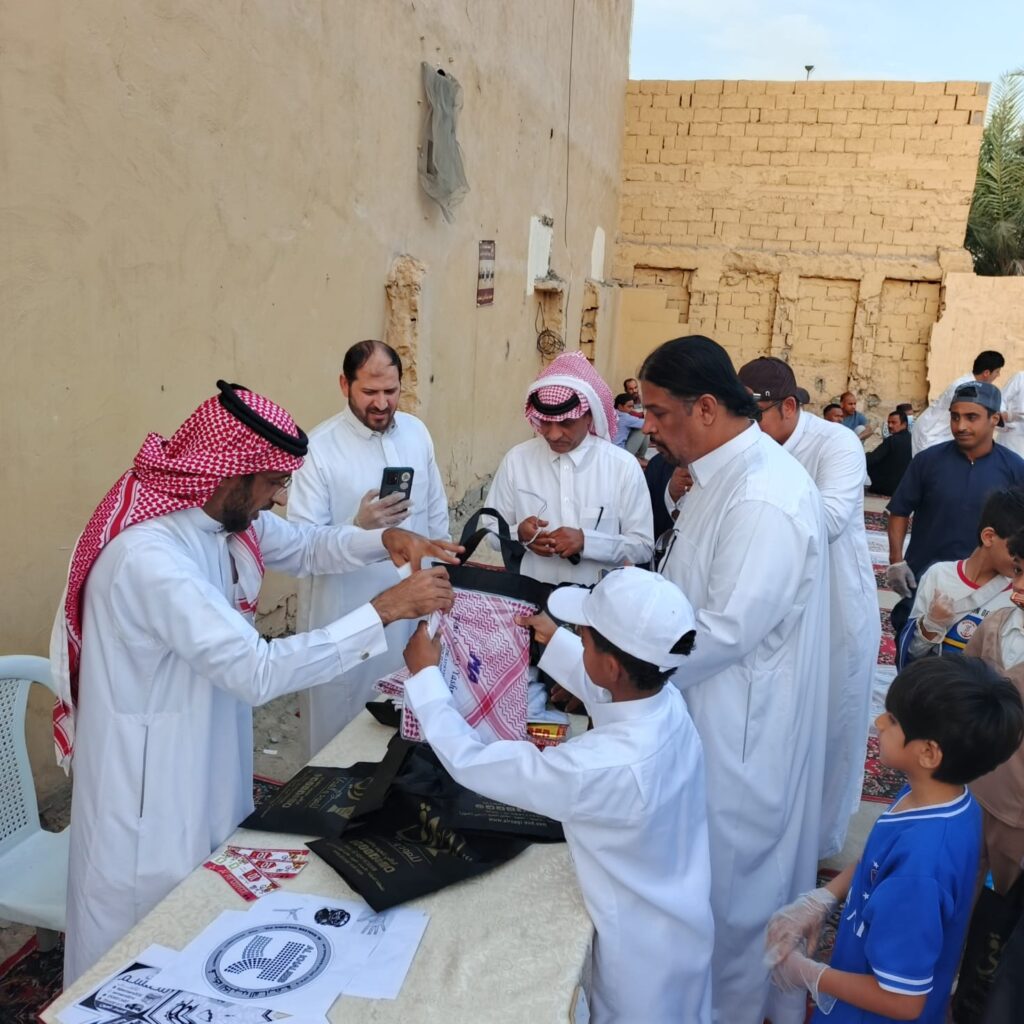 بالصور.. تكريم شباب المعيزل الشمالي بالعيون بعد 55 عامًا من عطاء “إفطار صائم”