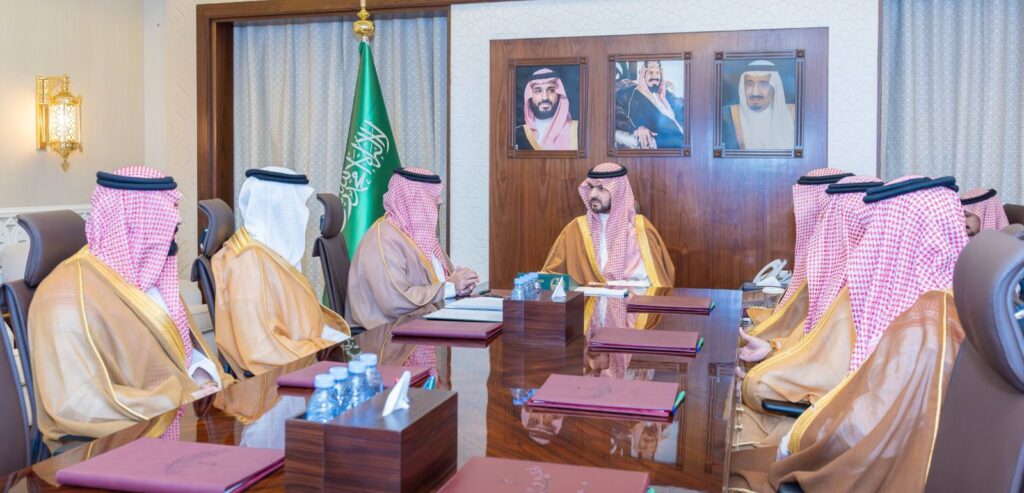 نائب أمير الشرقية يطّلع على التقرير السنوي لفرع وزارة الصحة بالمنطقة