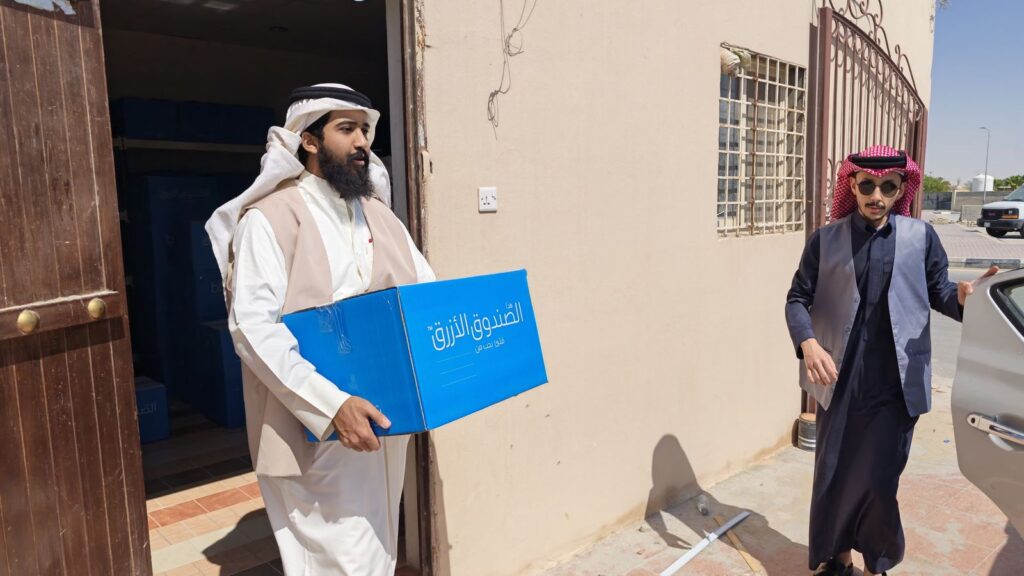 العيون الخيرية تنفّذ ثاني توزيعاتها الرمضانية بـ200 سلة غذائية بقيمة تتجاوز 80 ألف ريال
