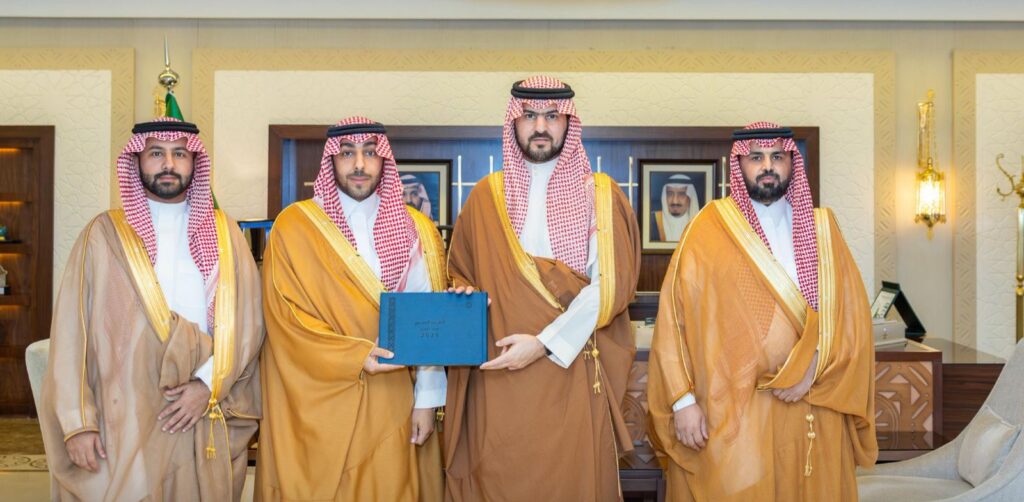 نائب أمير الشرقية يتسلّم تقرير هيئة تطوير المنطقة لعام 2025