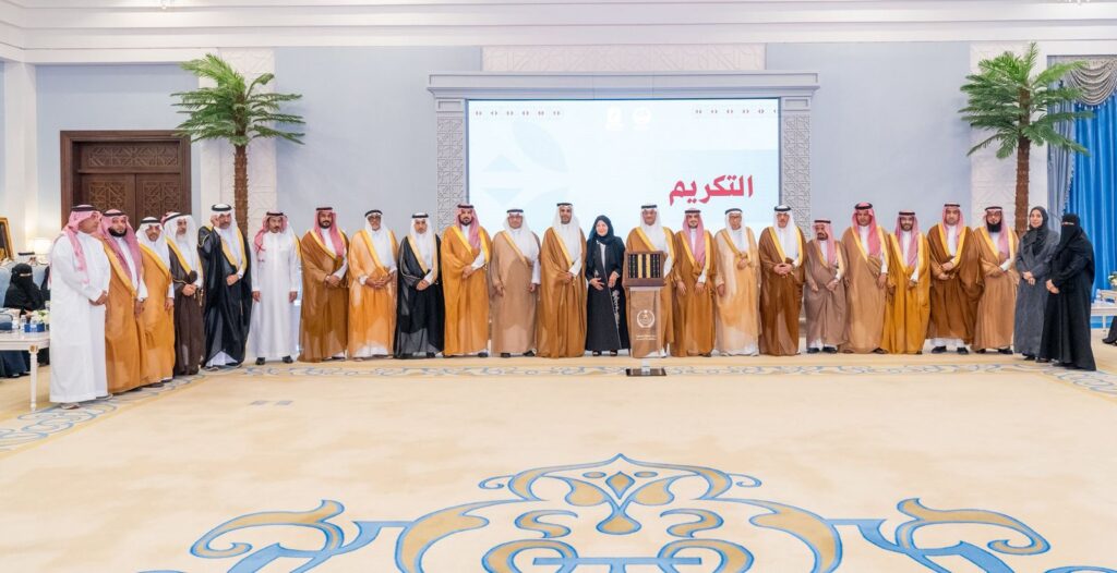  محافظ الأحساء يكرّم شركاء نجاح فتاة الأحساء ويؤكد: تمكين الكفاءات ركيزة للتنمية