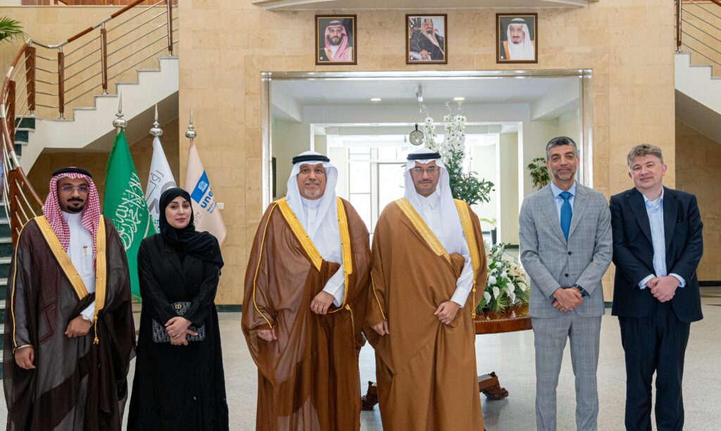  محافظ الأحساء يطّلع على مشروع تطوير إستراتيجية جامعة الملك فيصل وتوجهاتها المستقبلية