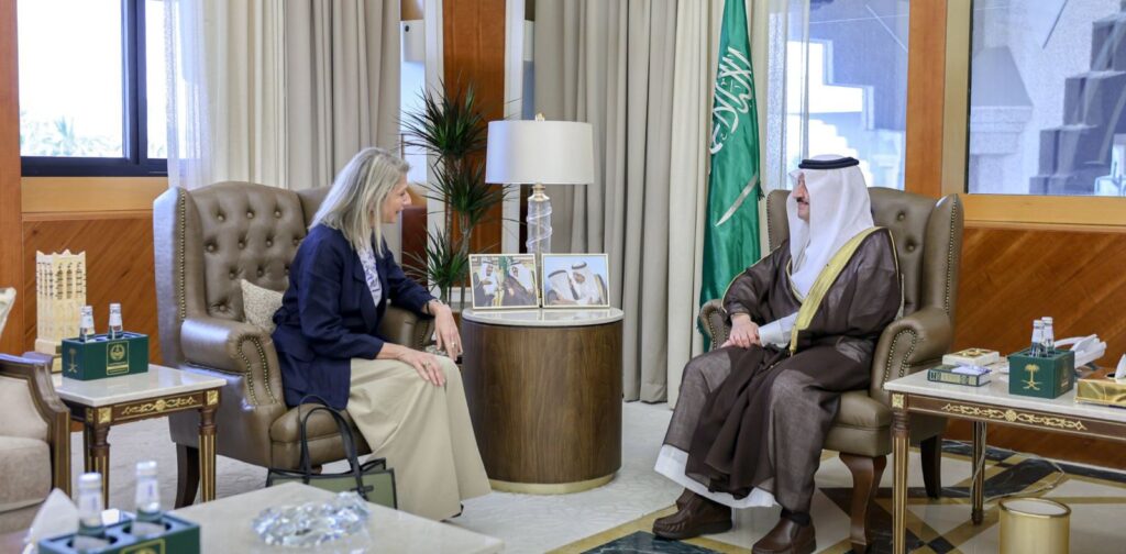 أمير الشرقية يستقبل سفيرة الجمهورية الهيلينية لدى المملكة