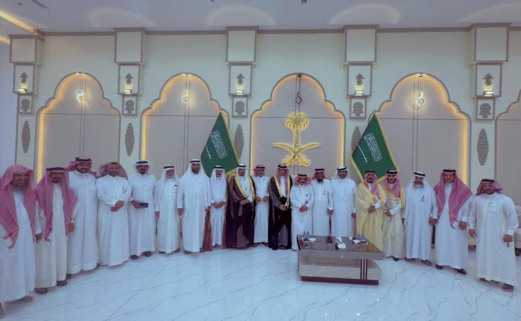 بالصور.. أهالي العيون يكرّمون رئيس بلديتهم الجديد راكان اليامي بحفل عشاء
