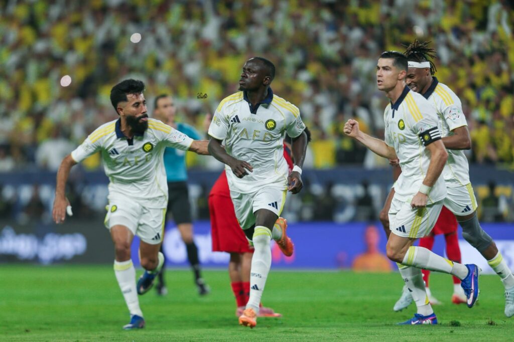 العالمي بطلًا لدوري روشن