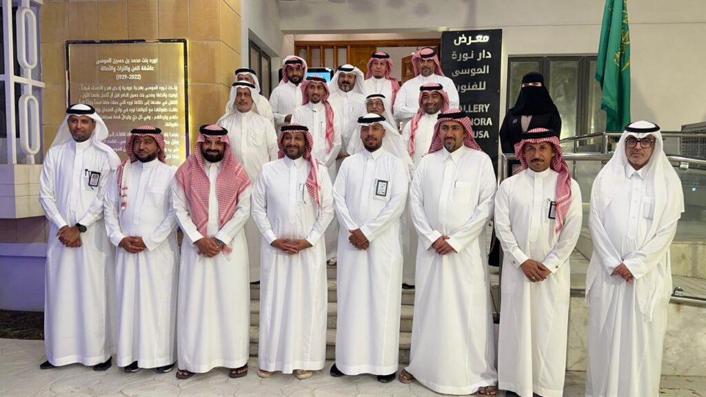 حين يتكلم الفن… “أثرك أخضر” يختصر حكاية الوعي في معرض كاريكاتيري بدار نورة