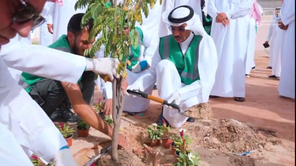 «الحديقة المدرسية المستدامة».. مبادرة لتعزيز الاستدامة داخل مدارس الأحساء