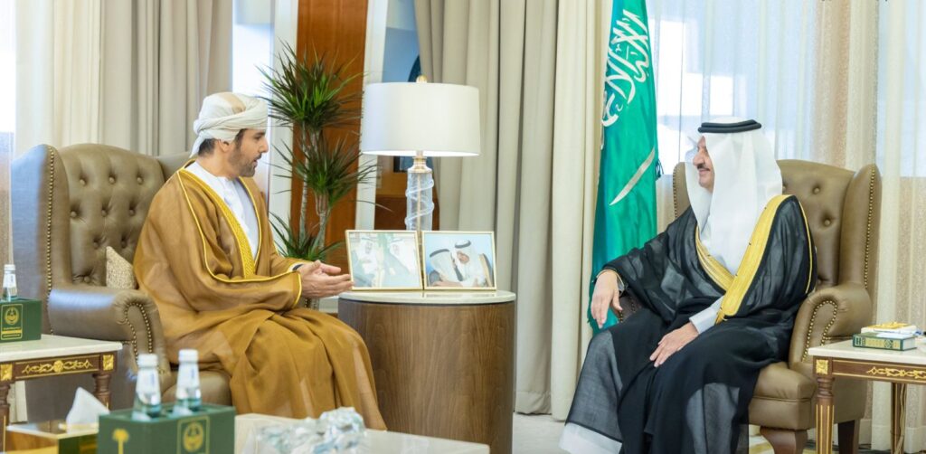 أمير الشرقية يستقبل سفير سلطنة عُمان لدى المملكة