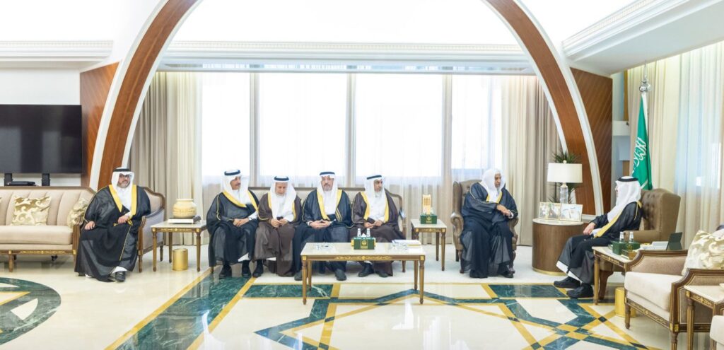 أمير الشرقية يطّلع على جهود “دعوة وإرشاد الأحساء”