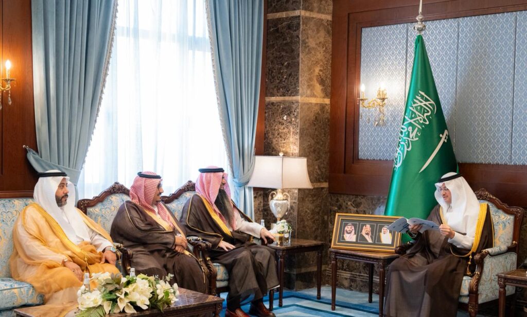 محافظ الأحساء يطّلع على إنجازات وأعمال البريد السعودي “سبل” بالشرقية