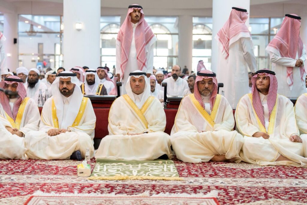 سمو محافظ الأحساء يؤدي صلاة عيد الأضحى
