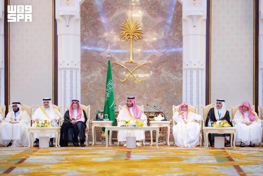 نيابة عن الملك سلمان.. ولي العهد يستقبل المهنئين بعيد الأضحى المبارك