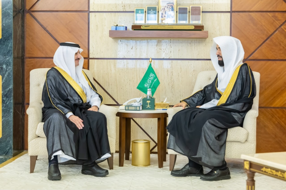 بمناسبة انتهاء فترة تكليفه.. أمير الشرقية يستقبل رئيس المحكمة العامة بالقطيف