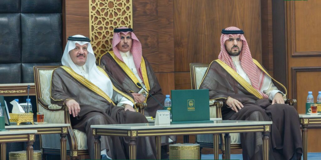 أمير الشرقية يستقبل منسوبي هيئة تطوير المنطقة.. ويؤكد: مقترحات الأهالي تمثل رافدًا مهمًا 