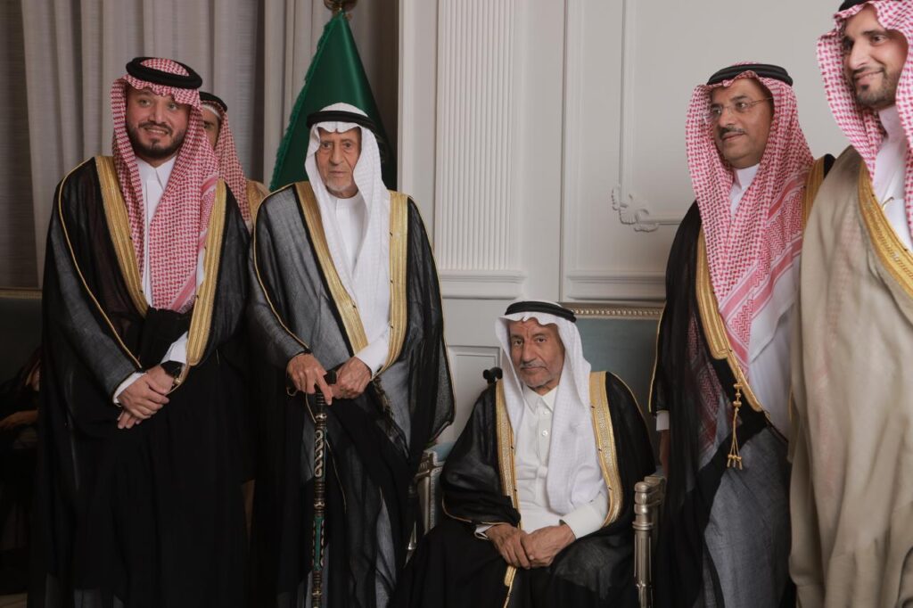 ليلة فرح في الأحساء.. أسرة آل نعيم تحتفي بزفاف الدكتور عبداللطيف النعيم