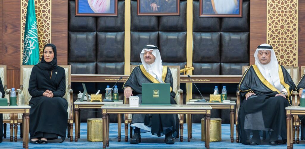 أمير الشرقية يكرّم الطلبة الفائزين بالجوائز الوزارية والإقليمية والدولية