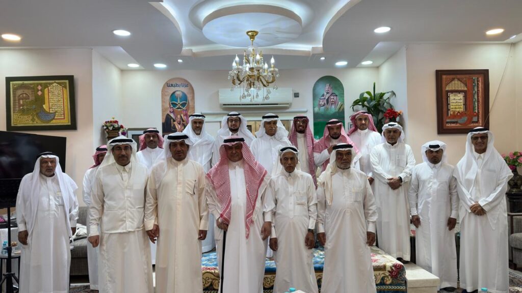 نادي المعرفة يناقش تأثير اعتلالات الغدد الصماء على الصحة النفسية 
