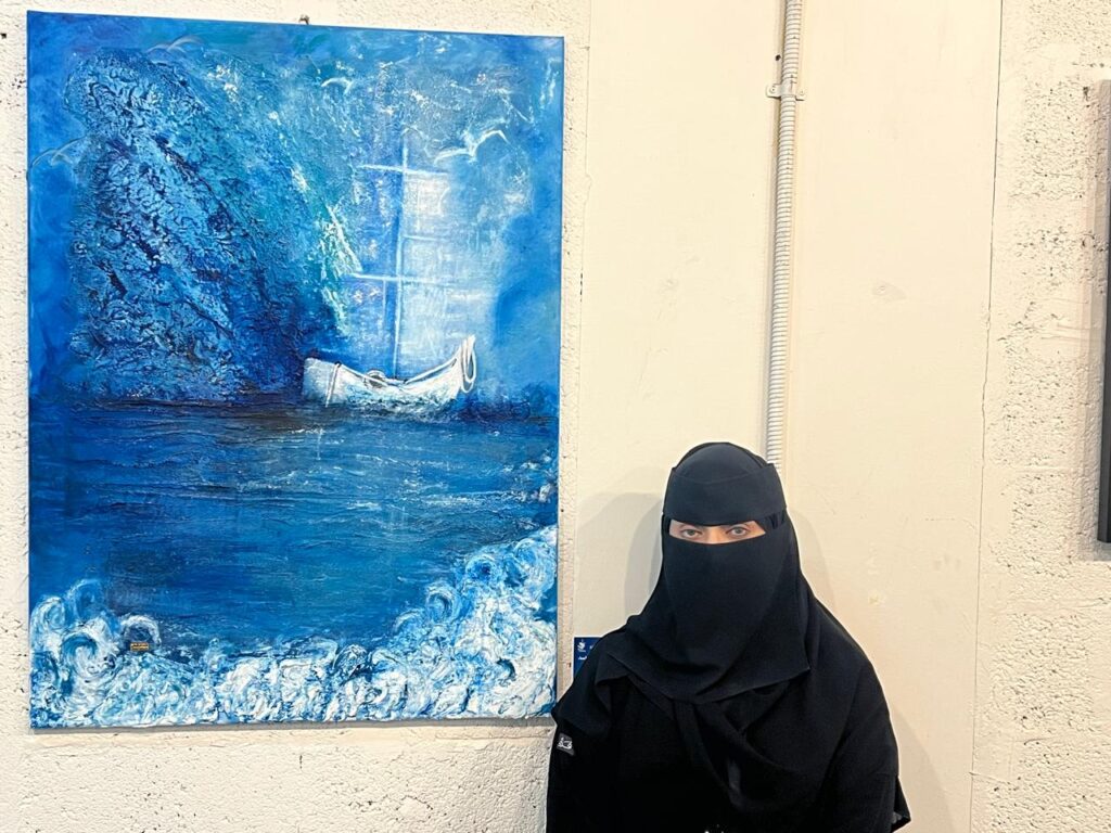 بين ثقل اللون وعمق الكلمات.. د. هند الرقيطي تبوح بأسرار التوأمة بين الريشة والقلم
