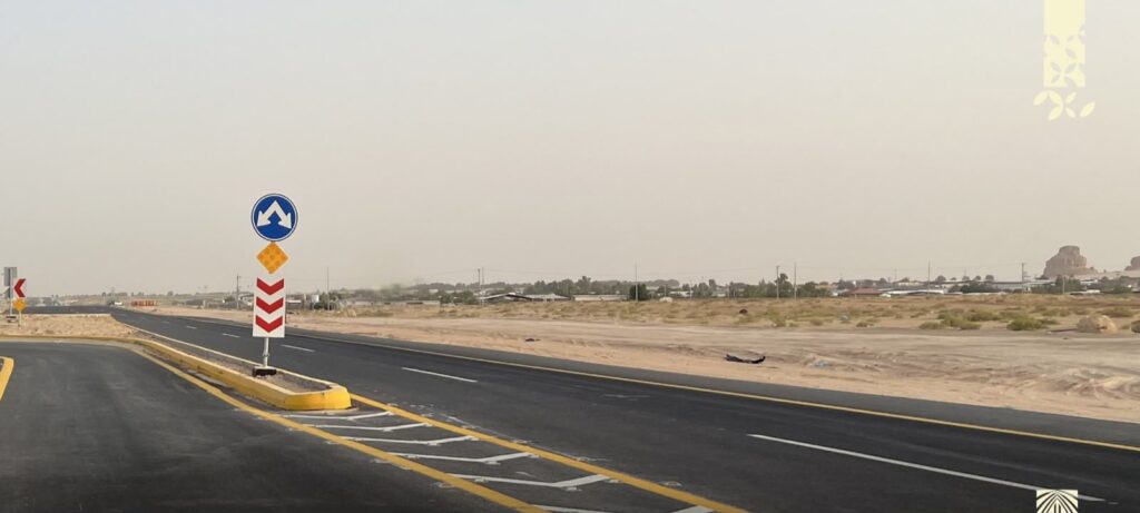 أمانة الأحساء تواصل تطوير طريق جبل الأربع بالجفر لتعزيز السلامة المرورية