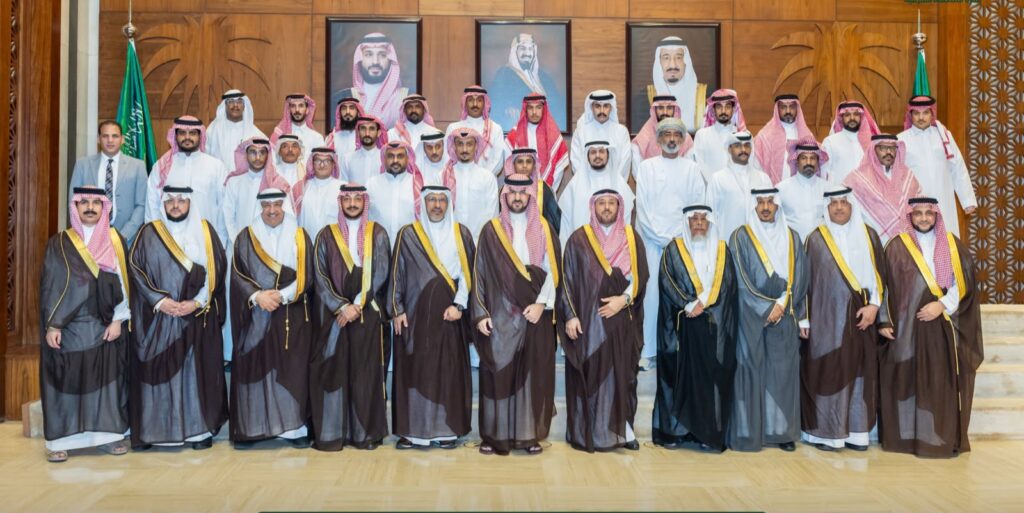 نائب أمير الشرقية يستقبل منسوبي جمعية “تعافي” ويثمن جهودهم