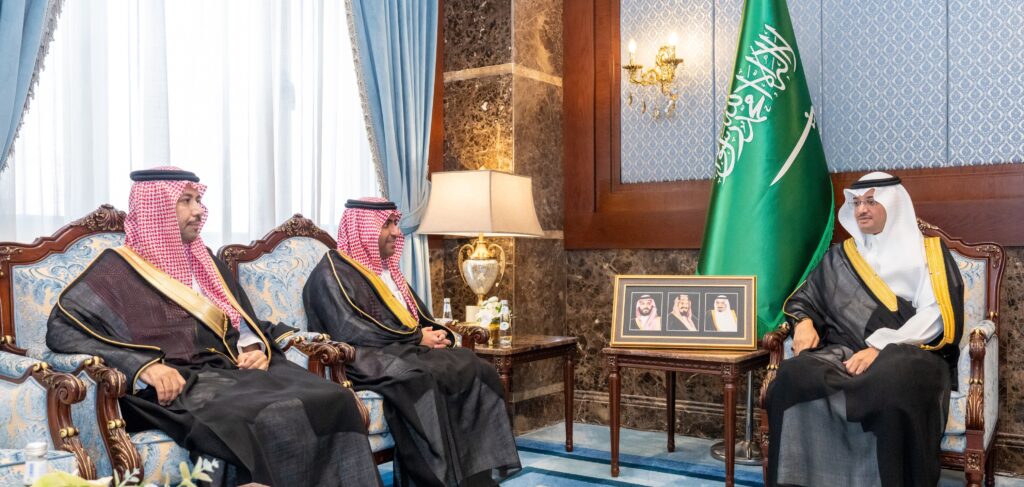 محافظ الأحساء يستقبل وكيل “البلديات والإسكان”