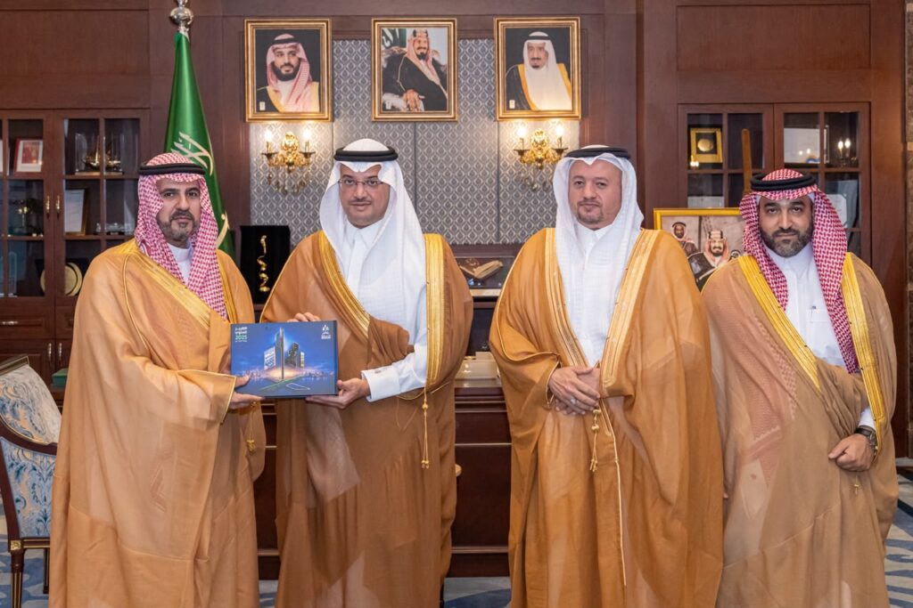  محافظ الأحساء يستقبل مدير عام الشرقية لـ “مدن”.. ويطّلع على تقريرها السنوي لعام 2025