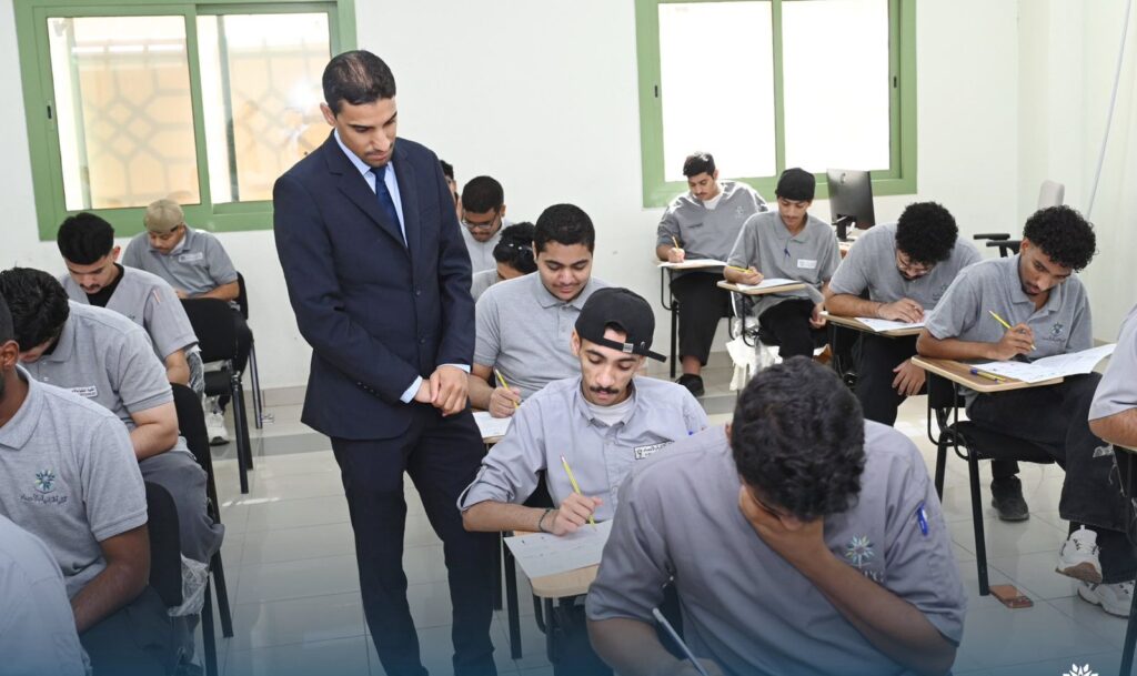 انضباط وجودة.. تقنية الأحساء تتابع اختبارات المتدربين ميدانيًا