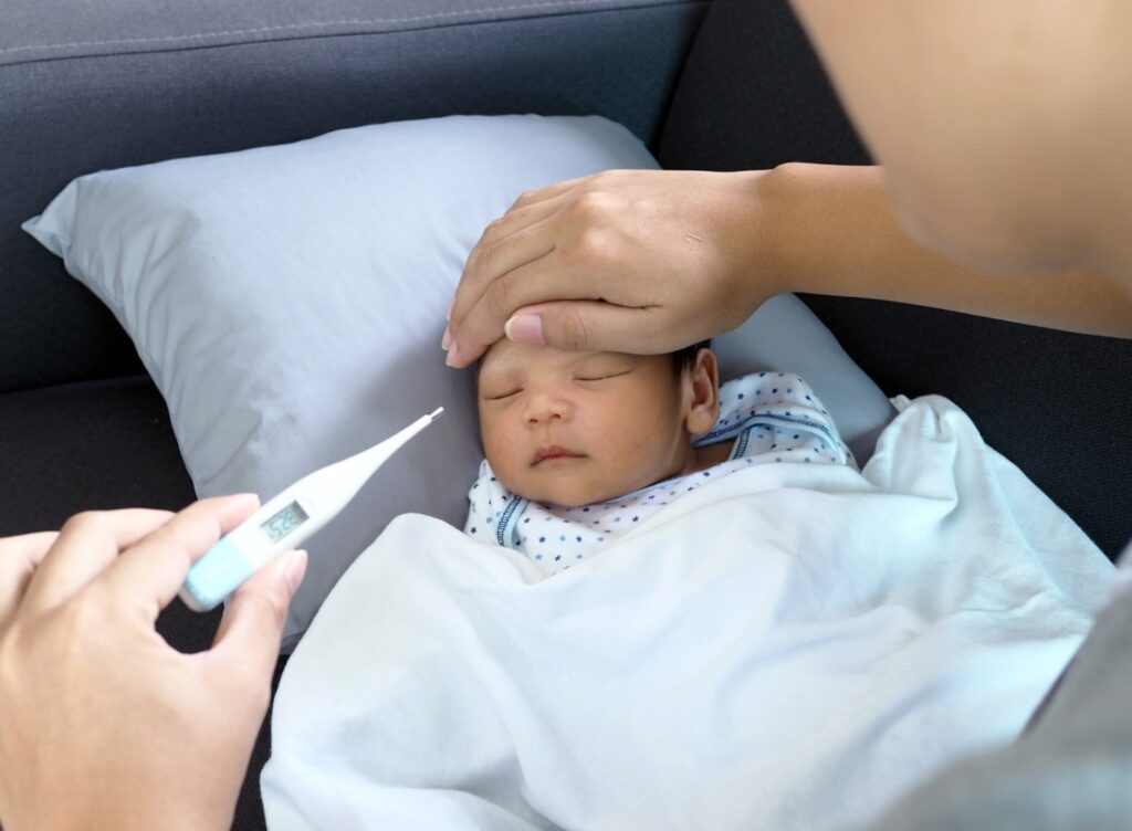 موجات الحر تهدد حديثي الولادة.. وخبراء يكشفون طرق الحماية