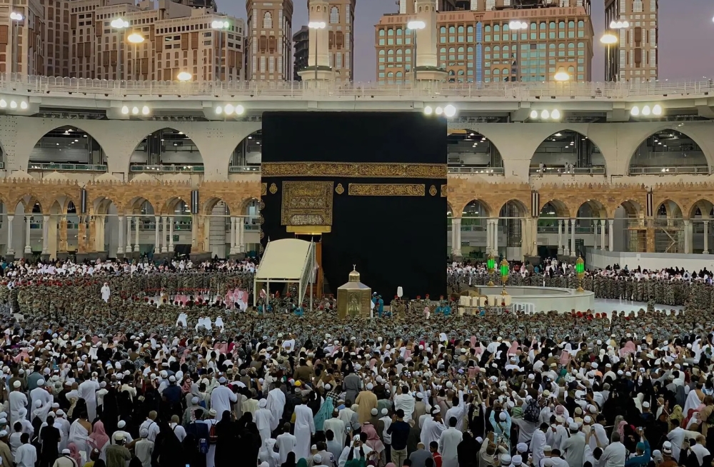 تفاصيل مراسم غسل الكعبة المشرفة.. ثلاث مراحل بروحانية وتنظيم دقيق