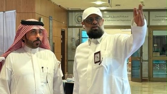 الدكتور عبدالله الفريدان يزور برنامج صيف درر ويطّلع على مسارات الابتكار