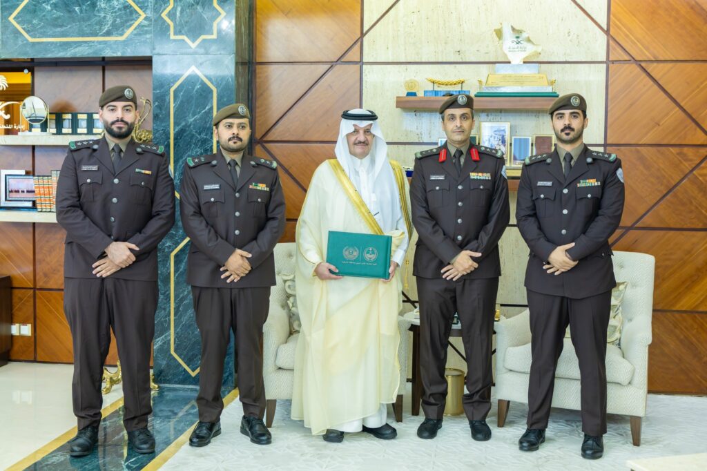أمير الشرقية يطّلع على جهود القوة الخاصة للأمن البيئي بالمنطقة