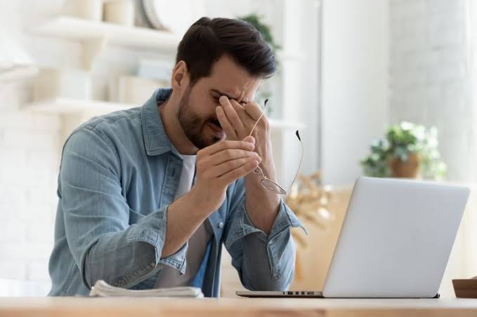 من التثاؤب إلى تورم الساقين.. الخضيري يحذّر: لا تتجاهل هذه الأعراض