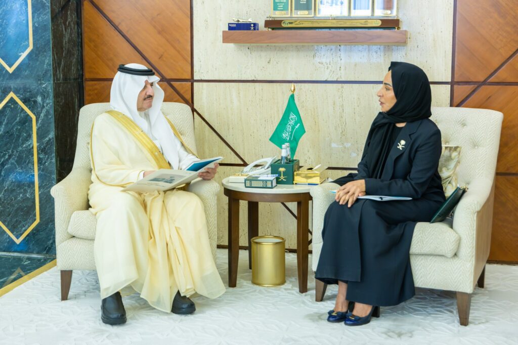 أمير الشرقية يستقبل أمين عام مجلس المنطقة الشرقية للمسؤولية الاجتماعية “ابصر”